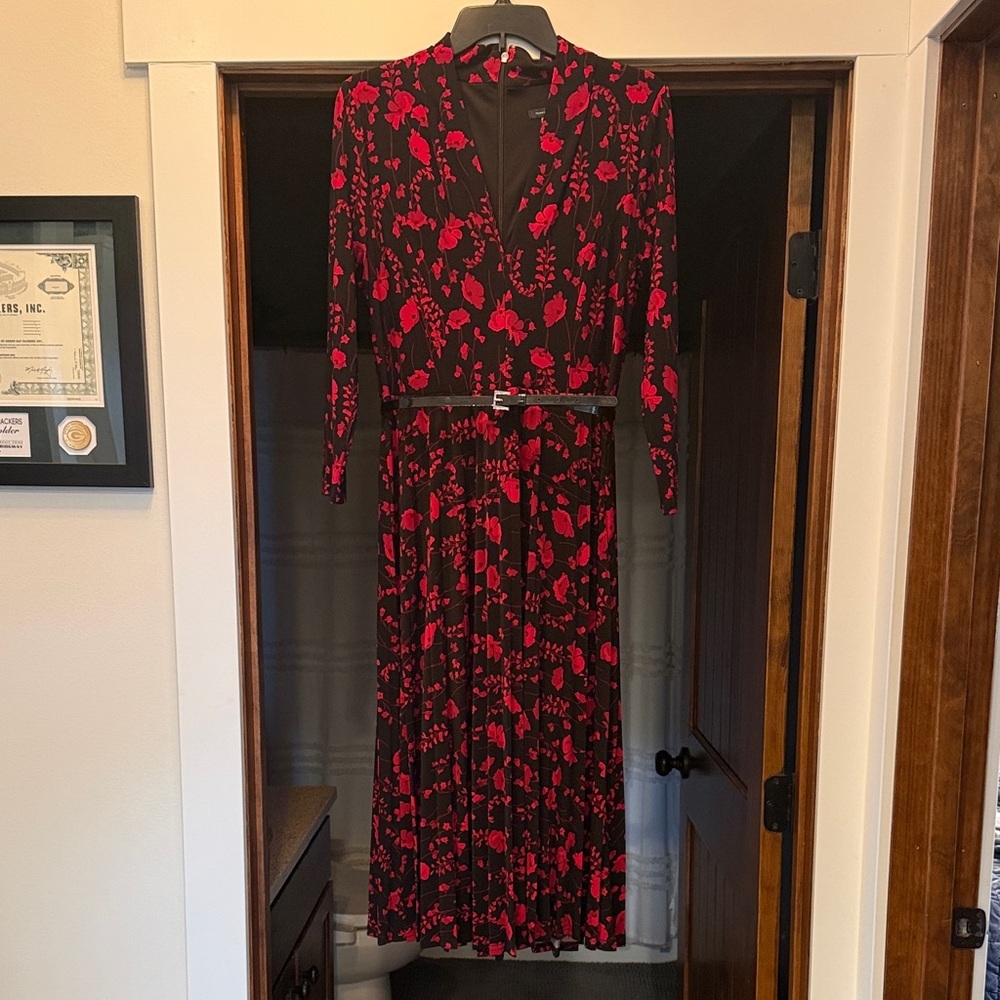 Elegant Red Floral Dress